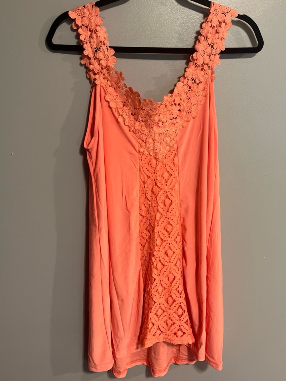 WinWin Coral Lace-Trim Sleeveless Camisole